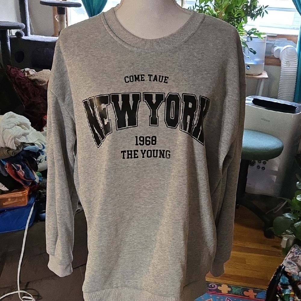 Gray New York Graphic Sweatshirt